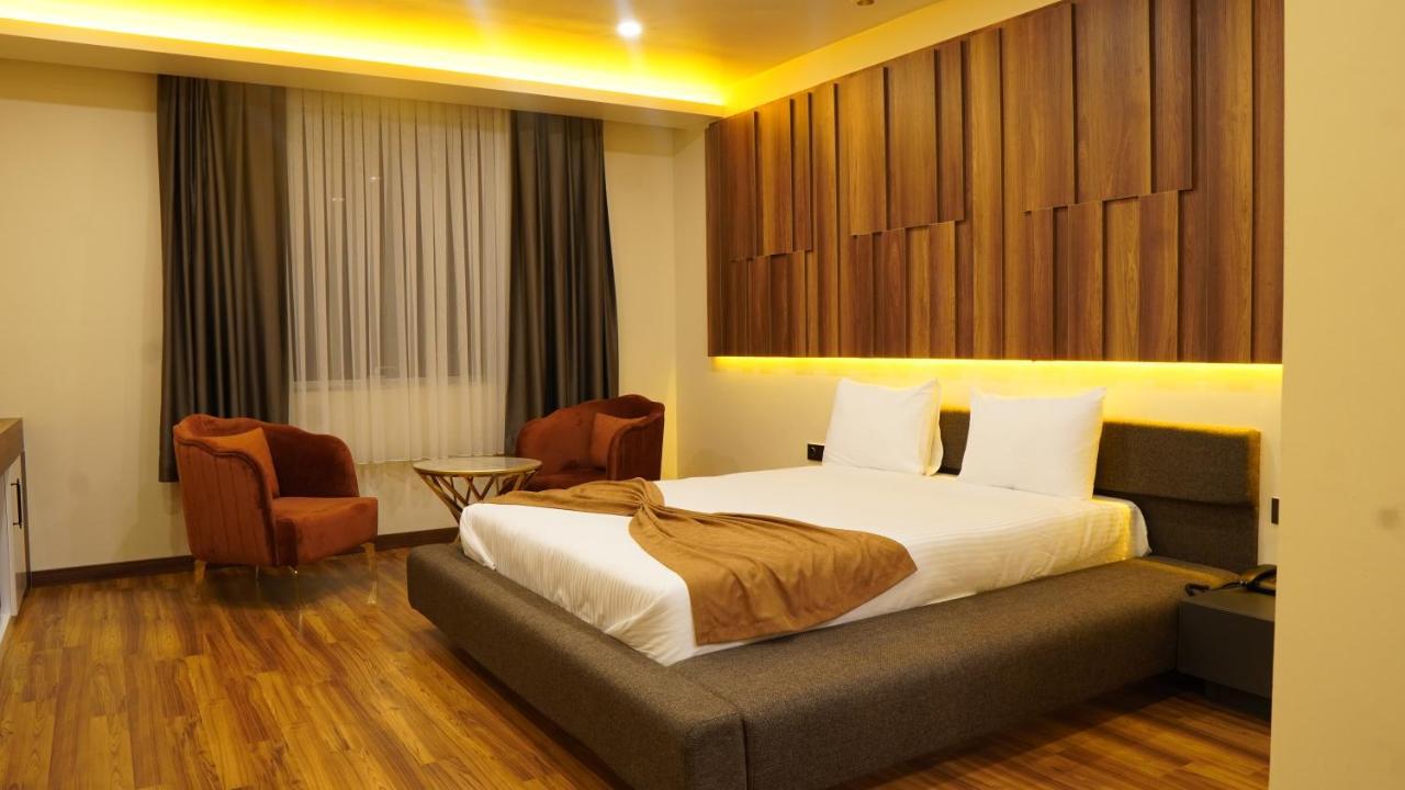 Amber Palace Hotel Istanbul Bagian luar foto