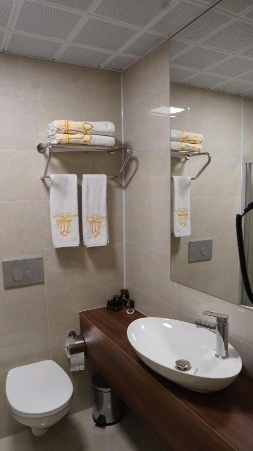 Amber Palace Hotel Istanbul Bagian luar foto